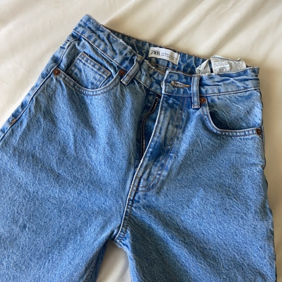 Zara High Rise Blue Jeans - Picture 2 of 8